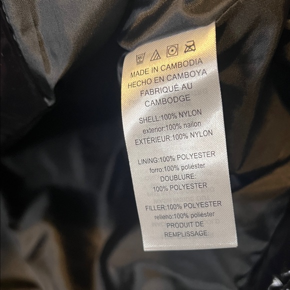 Michael Kors Black ✨ Glossy Diamond-Quilt Puffer Vest –w/ Cinch - Picture 8 of 10